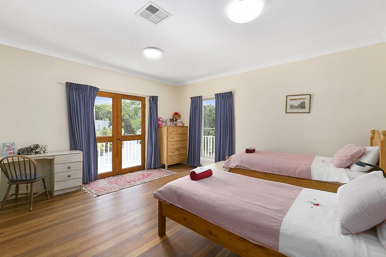 Lemon Grove Villa Montville
